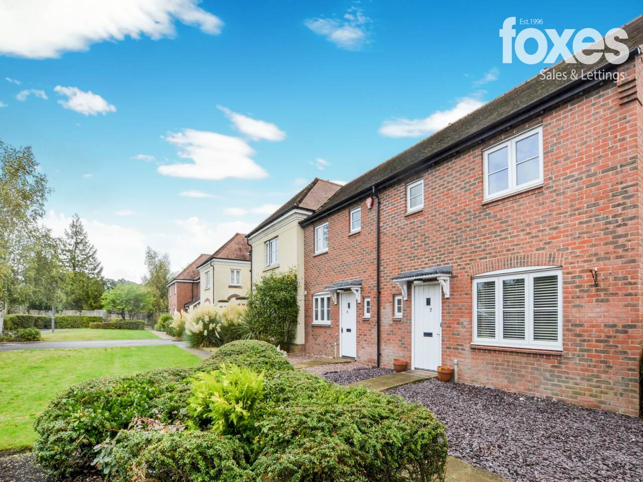 3 bed end of terrace house for sale in Cracklewood Close, Ferndown - Property Image 1